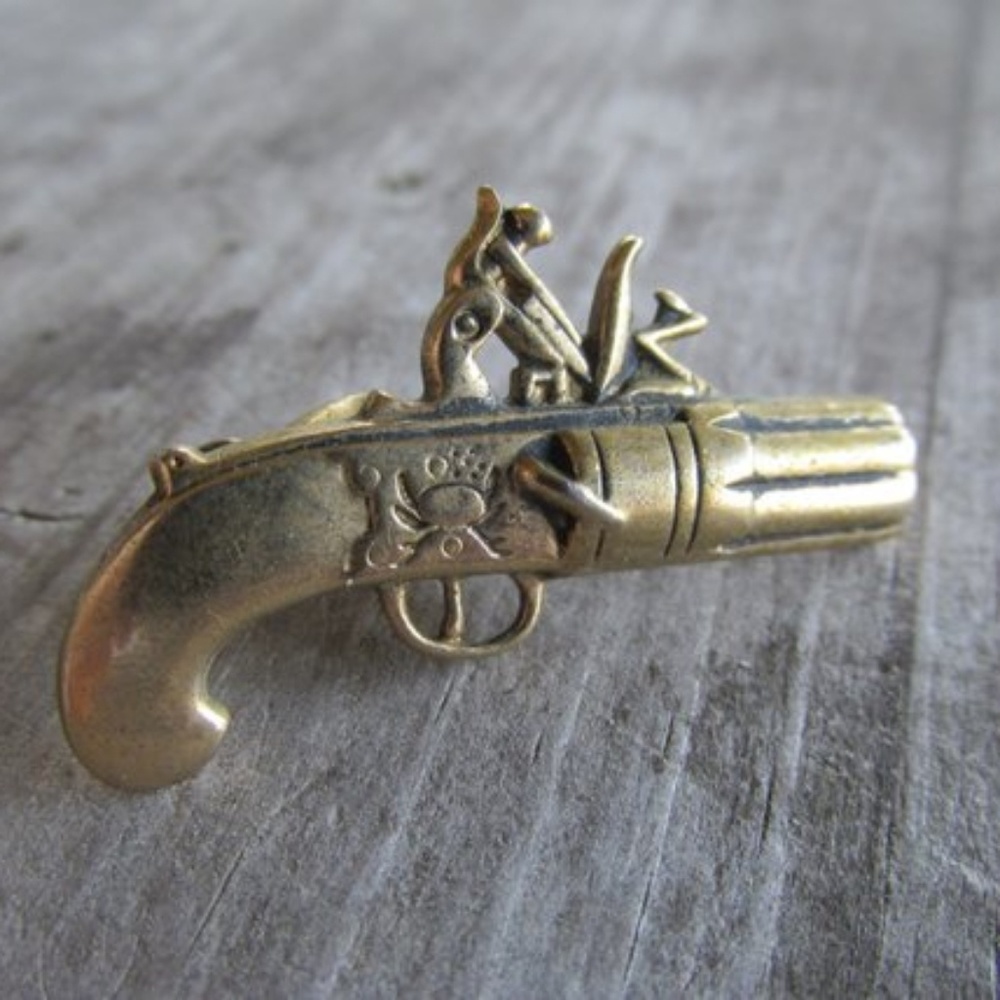 Vintage Swank Derringer Dueling Gun Tie Clip